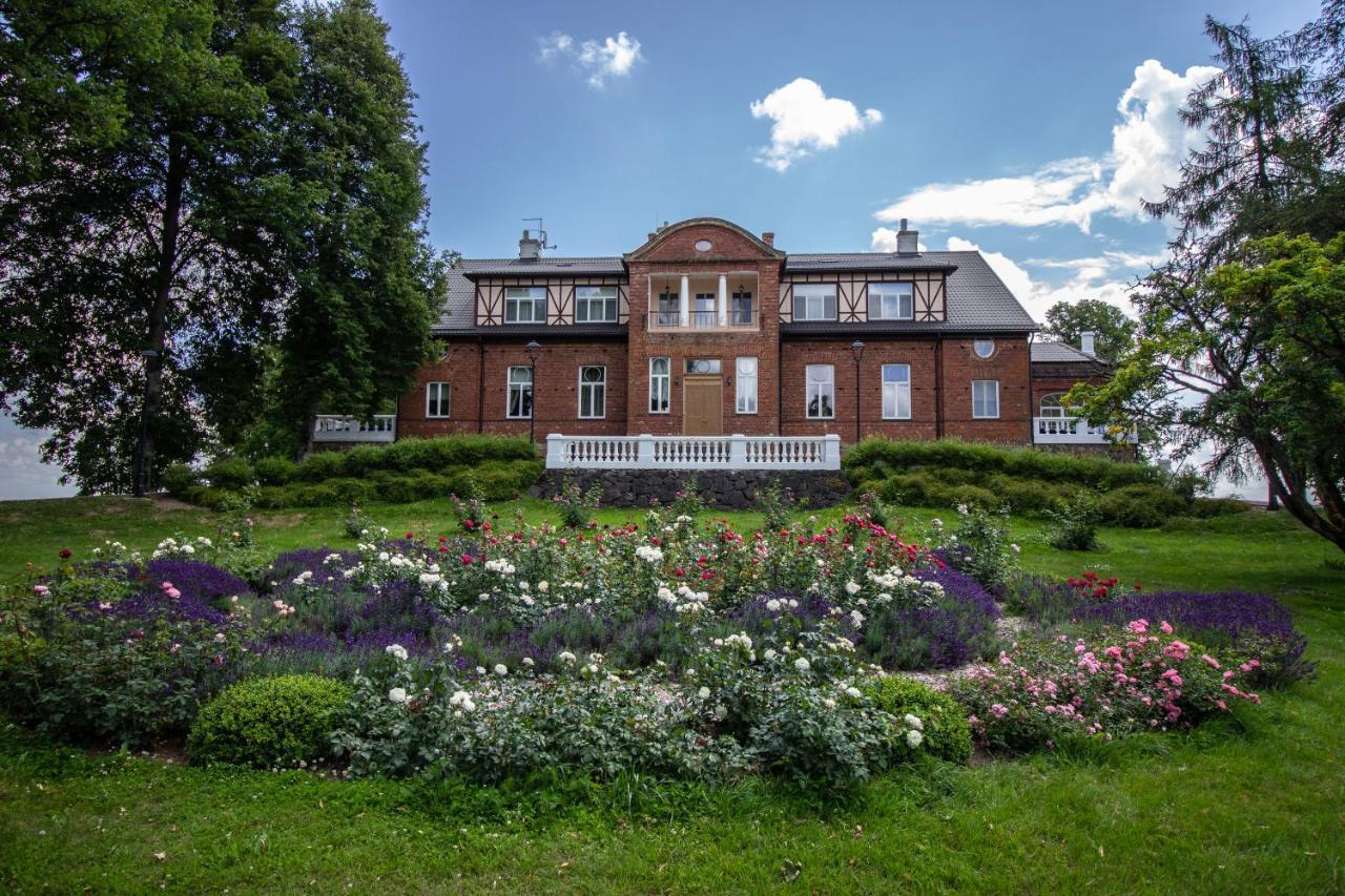 Piena Muiza - Berghof Hotel & Spa Sieksate Eksteriør billede