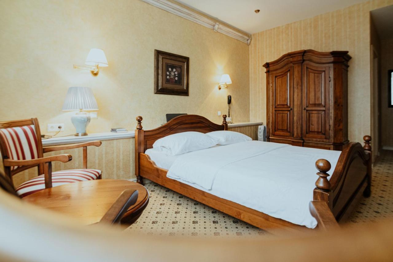 Piena Muiza - Berghof Hotel & Spa Sieksate Eksteriør billede